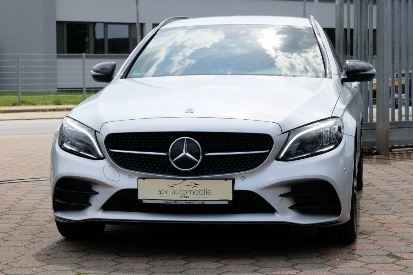C 300 e T 2xAMG Night Edition Distronic LED AHK