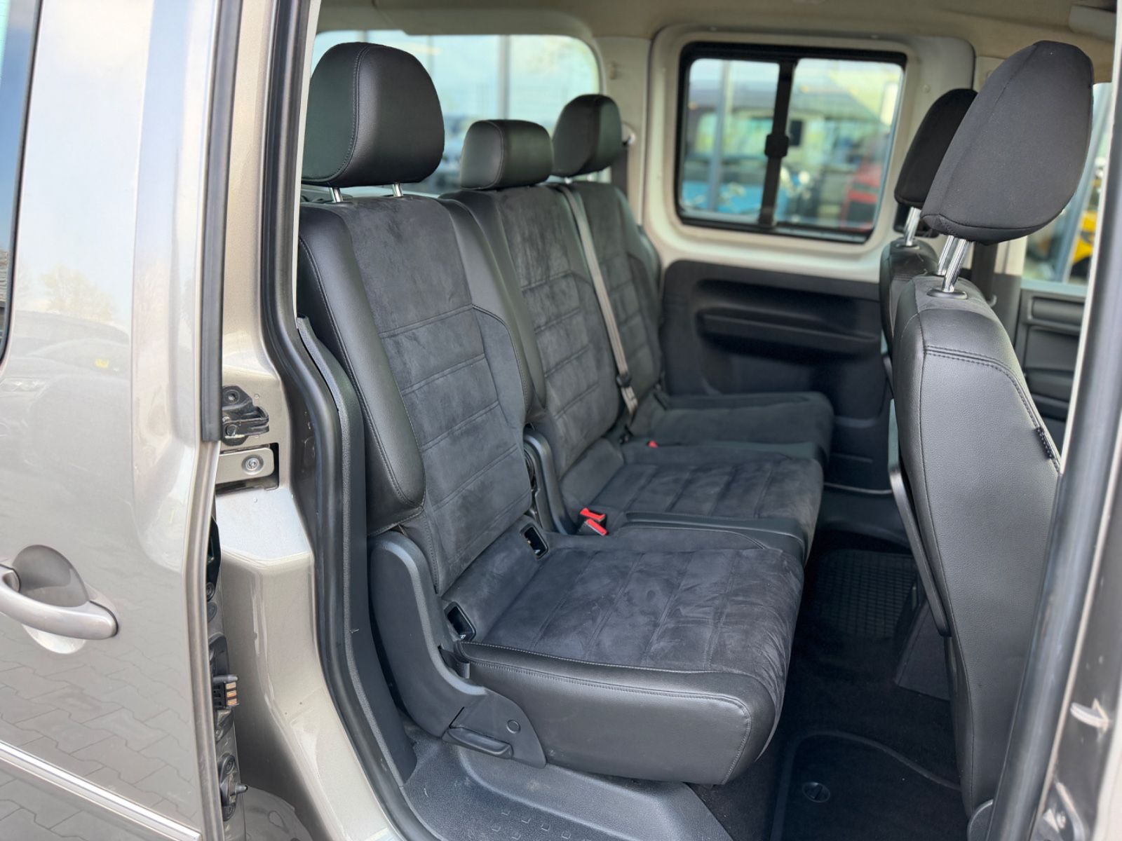 Caddy Maxi Highline 2.0 TDI DSG Navi BI-Xenon