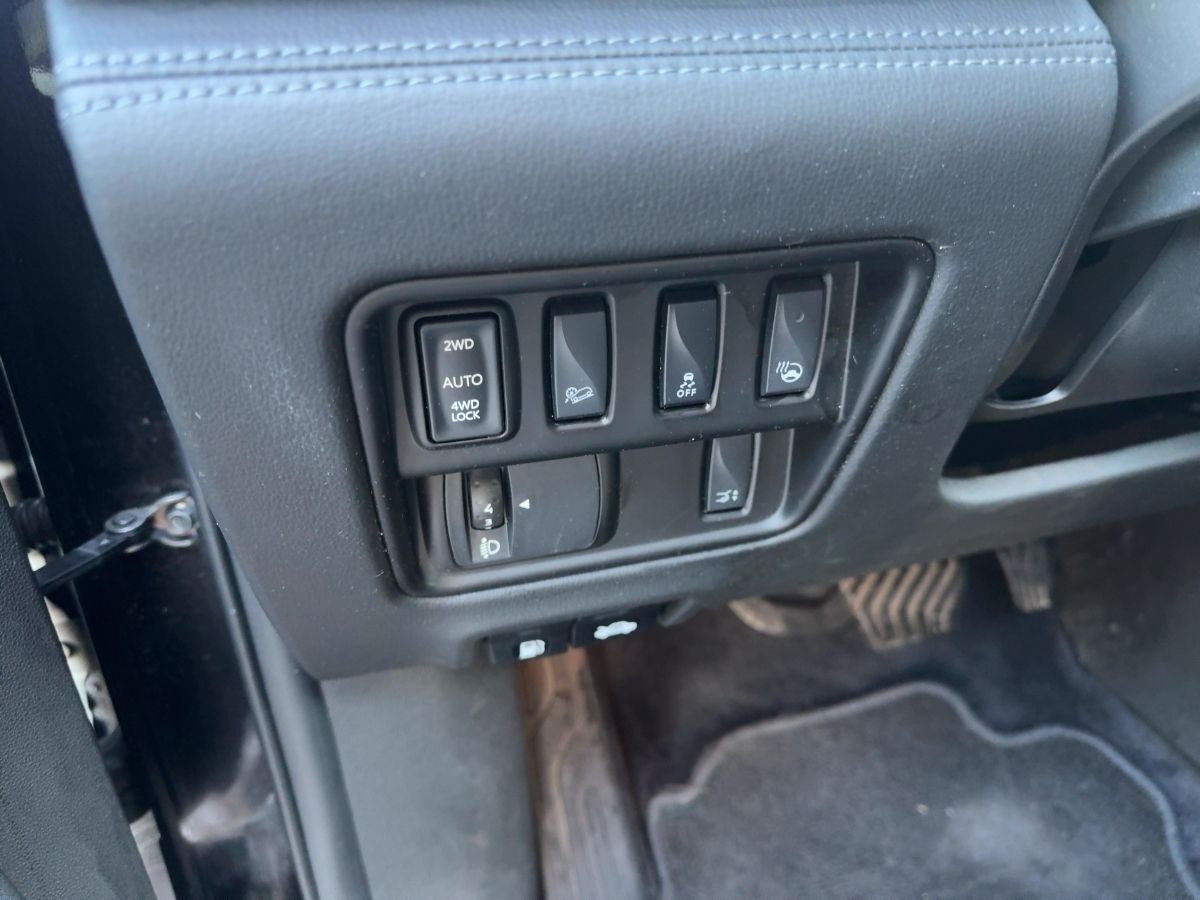 Fahrzeugabbildung Renault Koleos INITIALE PARIS BLUE dCi 185 4WD Automatic