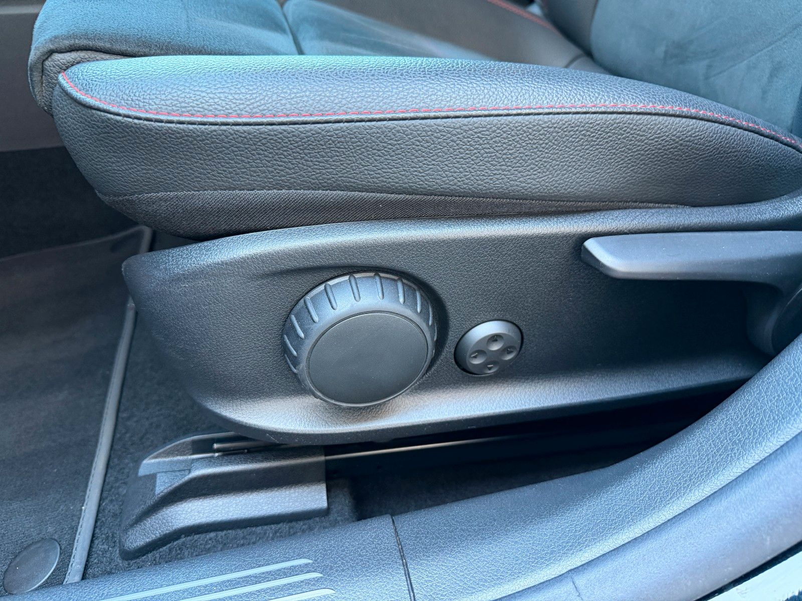 Fahrzeugabbildung Mercedes-Benz CLA 200 SB AMG R-Kamera+TOTW+