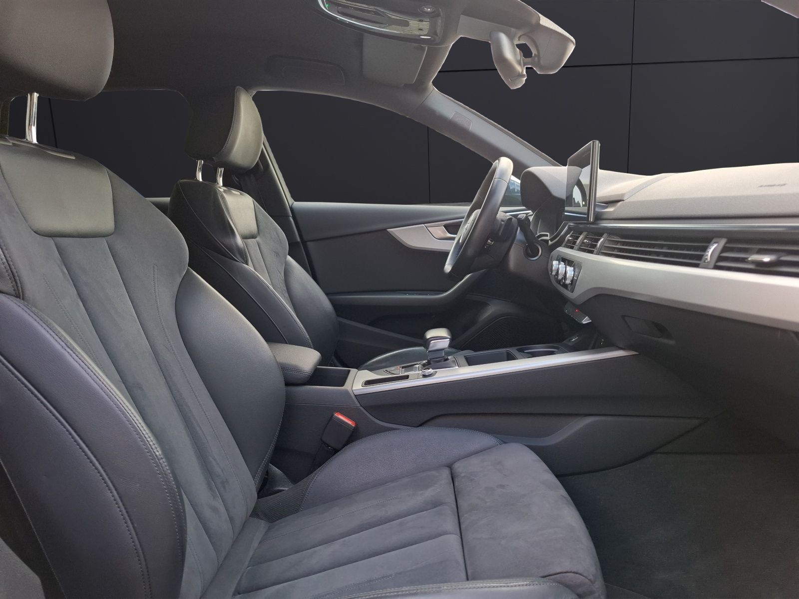 Fahrzeugabbildung Audi A4 Avant 35 TDI advanced S-tronic Navi AVC HUD B