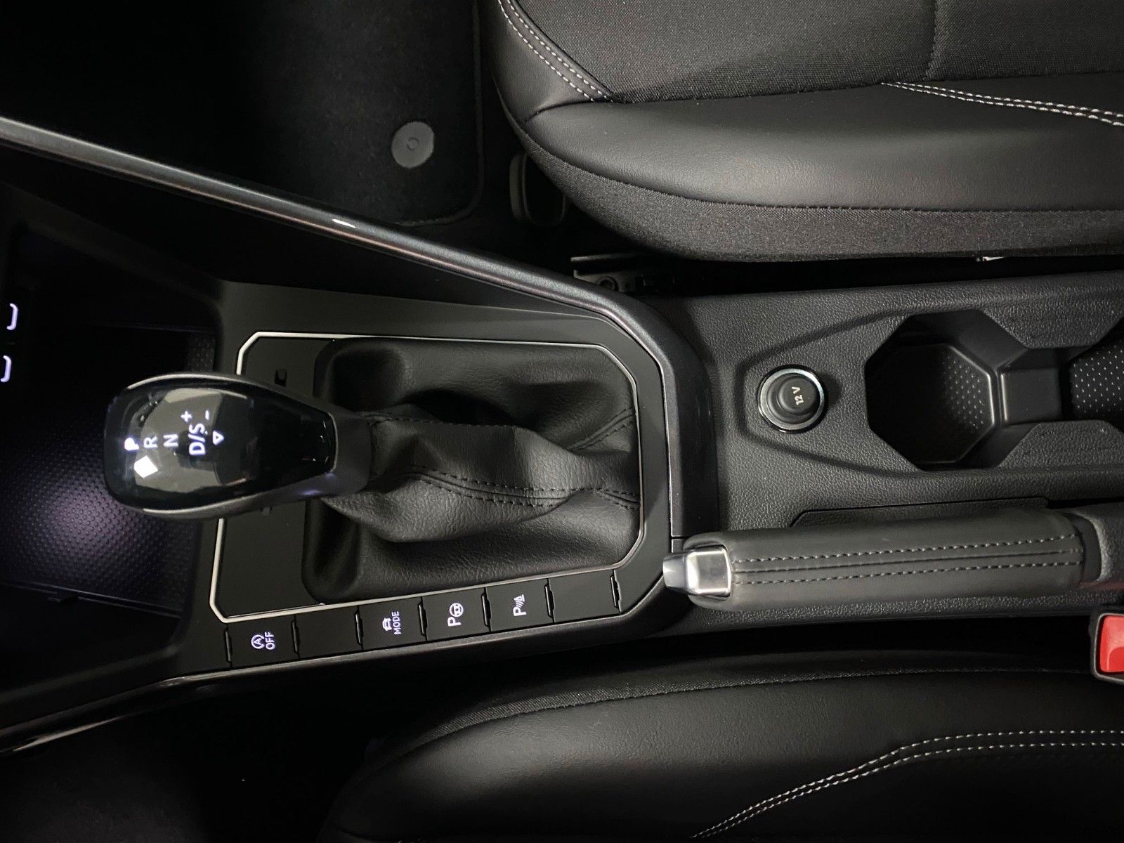 Fahrzeugabbildung Volkswagen Taigo 1.0 TSI  DSG STYLE+MATRIX+KAMERA+17"ALU+BC