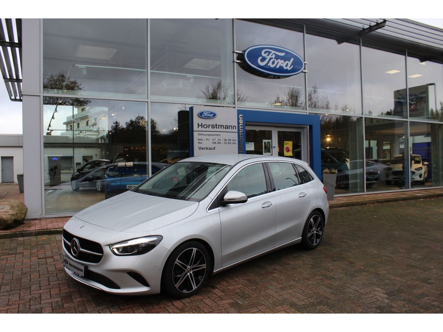 MERCEDES-BENZ B 250 4 MATIC, AUTOMATIK, LED, ACC, PDC, NAVI, R