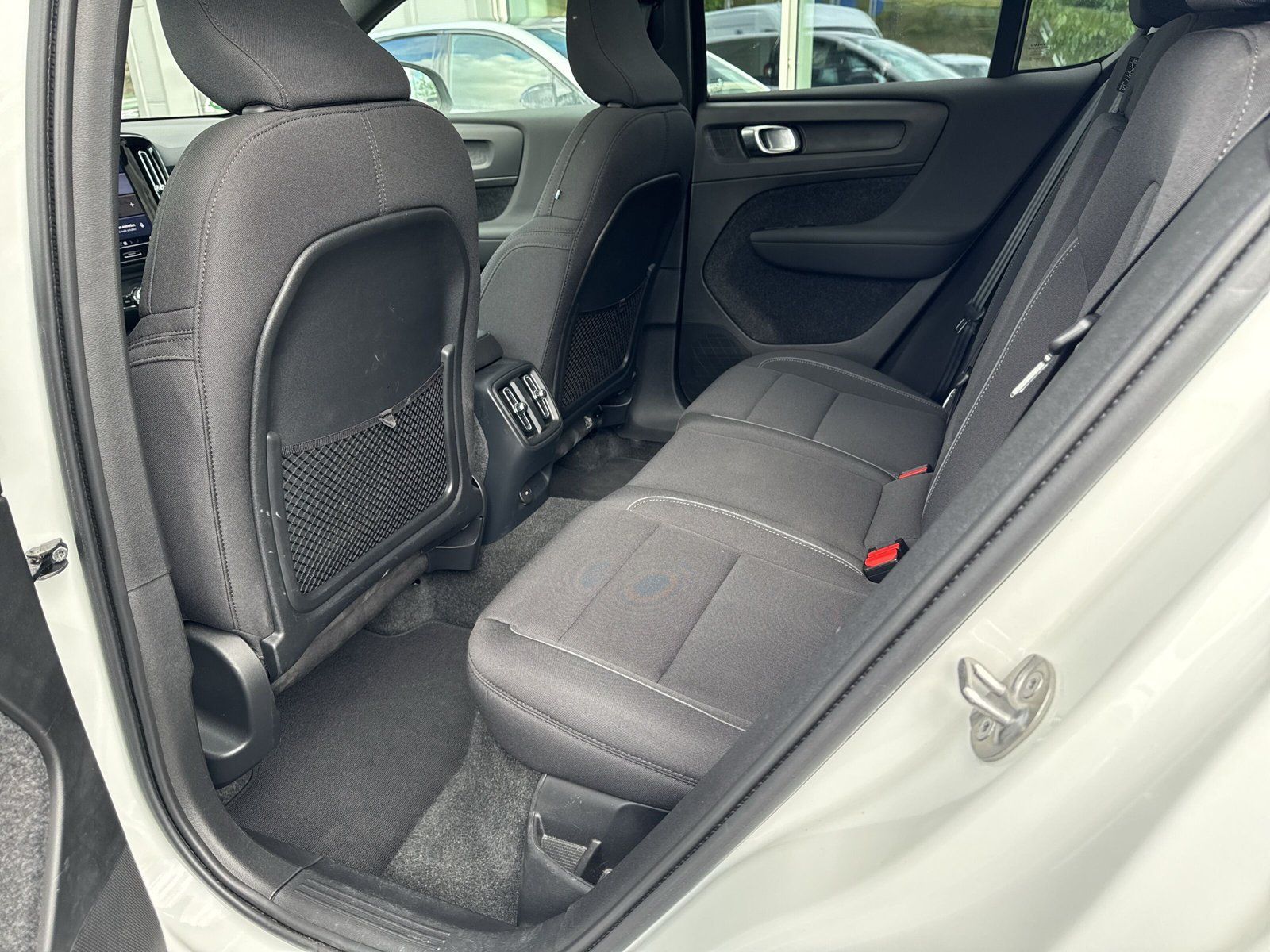 Fahrzeugabbildung Volvo C40  Ultimate Recharge Pure Electric #AWD