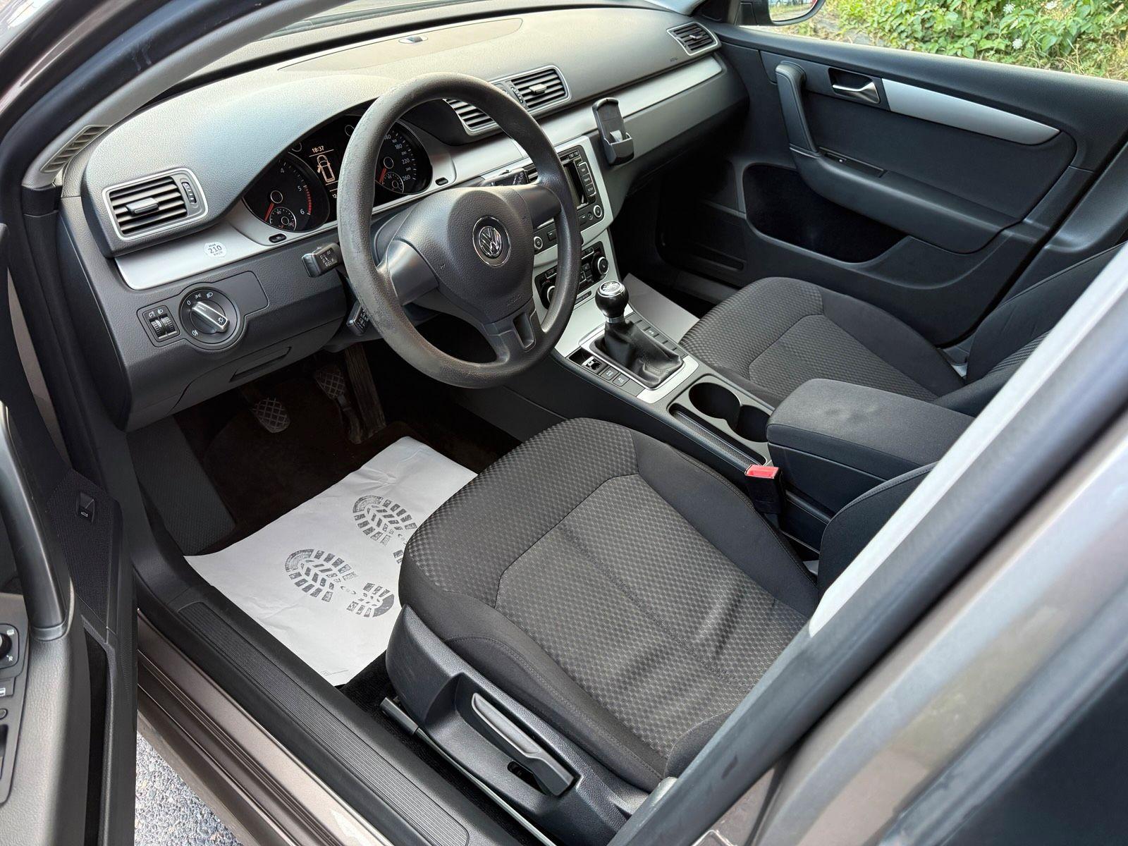 Volkswagen Passat 2011 — photo 5