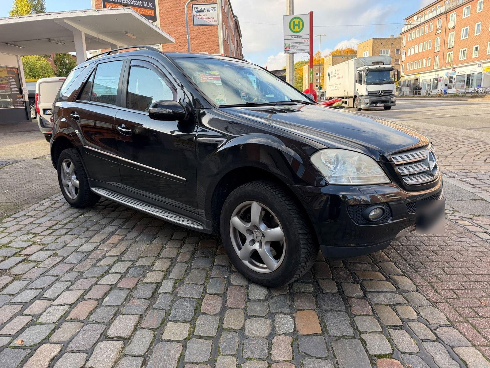 Mercedes-Benz ML280 2007 — rear view