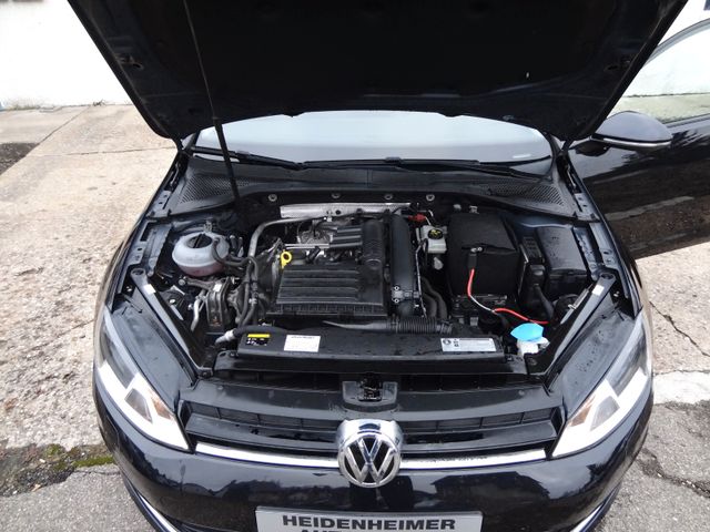 Fahrzeugabbildung Volkswagen Golf VII Lim. Allstar/ 2.Hd/SitzH/Navi/PDC/Tempo