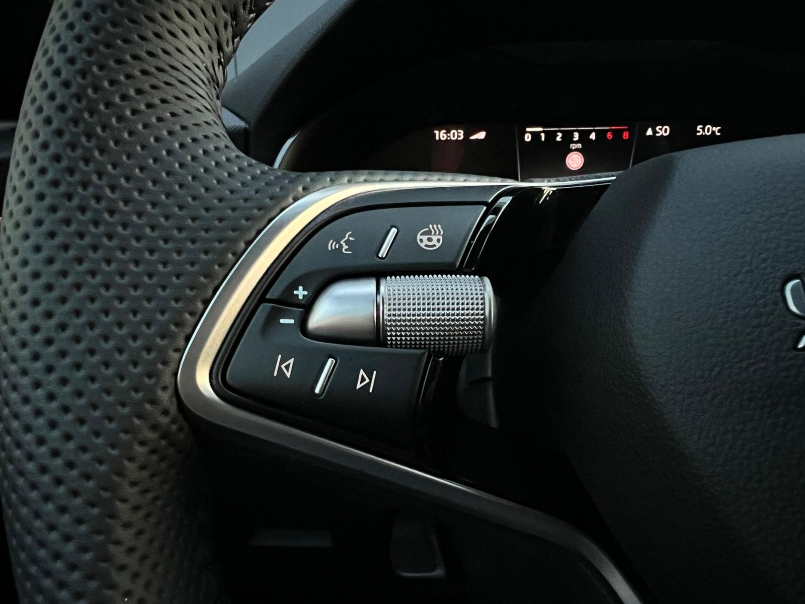 Fahrzeugabbildung SKODA Kamiq Monte Carlo 1.0 TSI DSG *Garantie, LED, AH