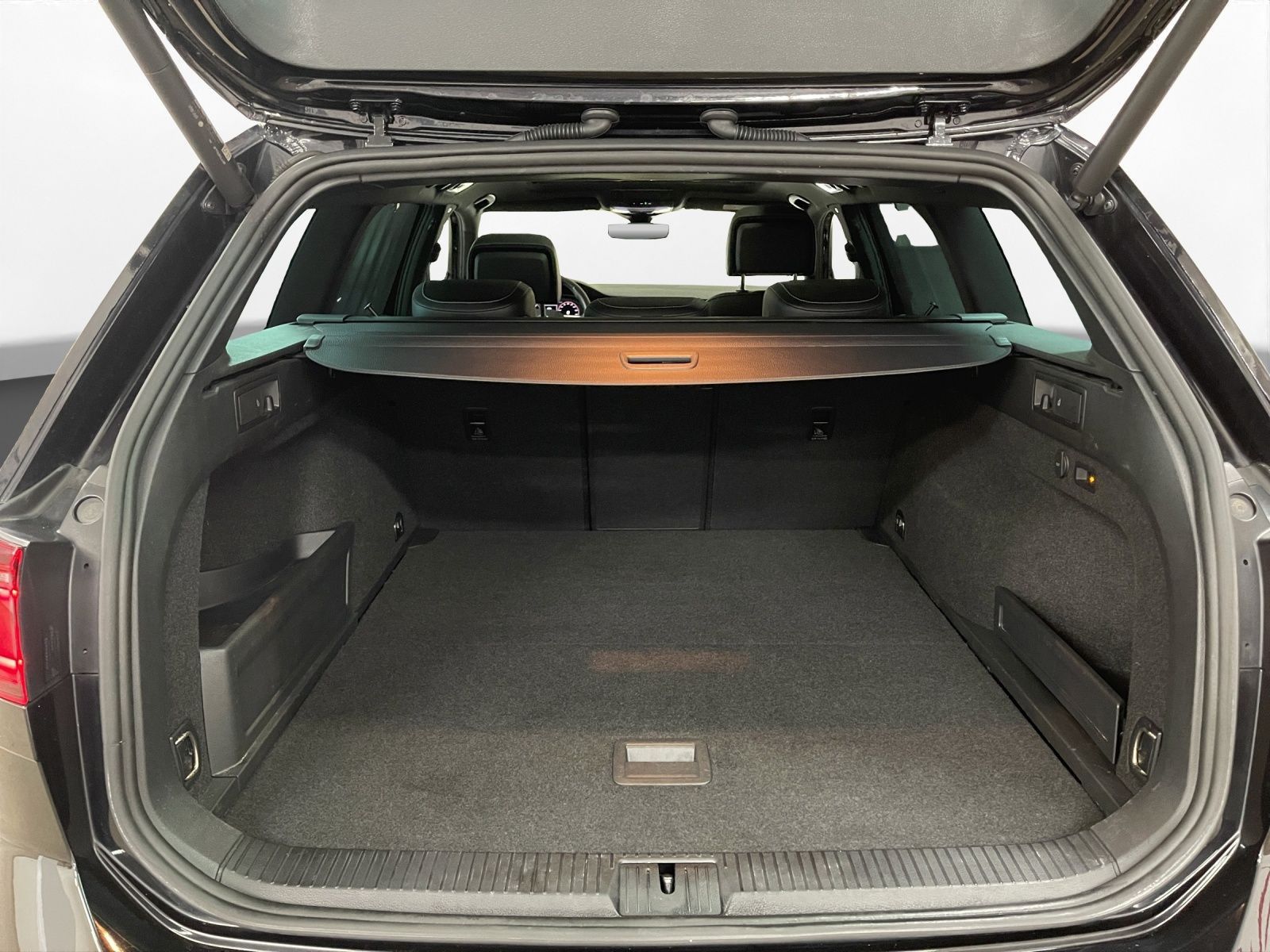 Volkswagen Passat Variant - Bild 22