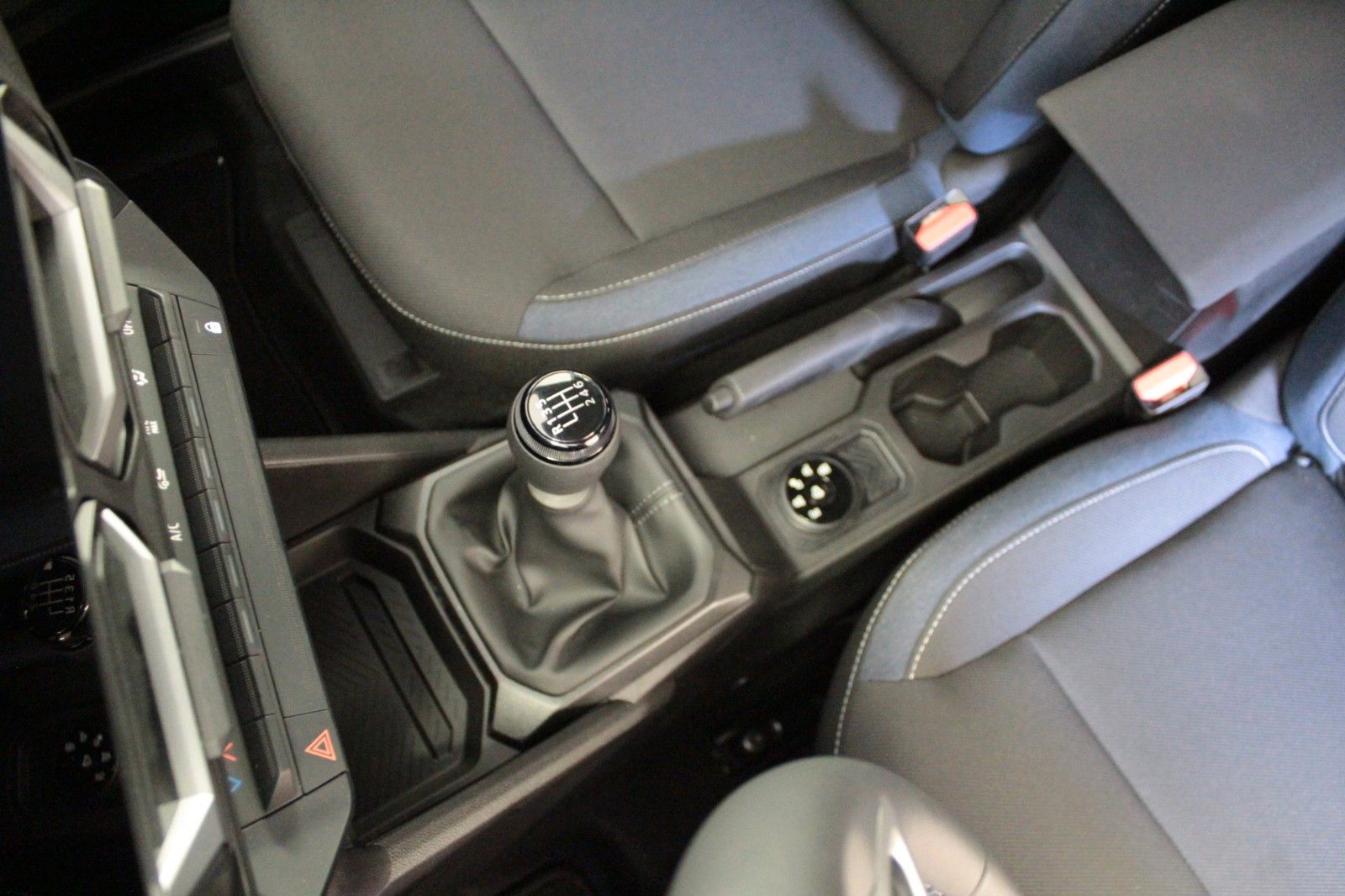 Fahrzeugabbildung Dacia Duster mild hybrid 130 4x4 Expression *Winterp.*