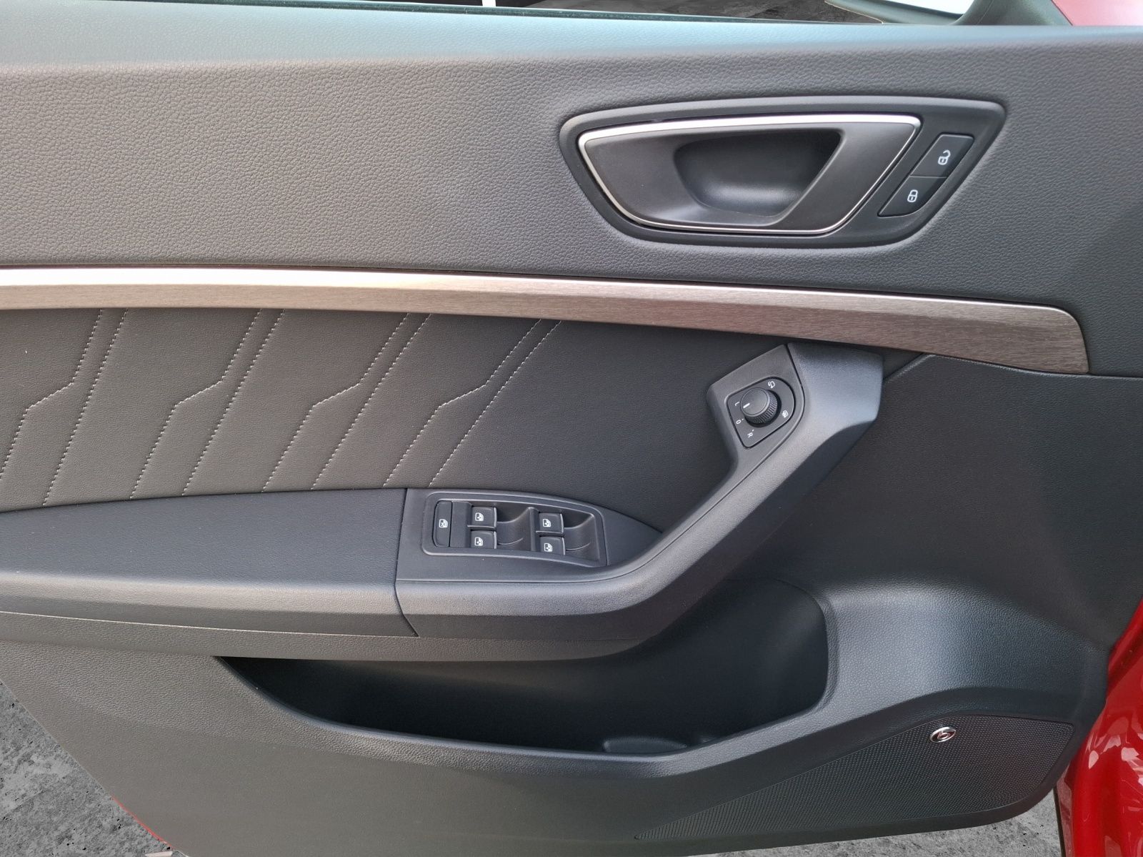 Fahrzeugabbildung SEAT Ateca TDI Xperience DSG LED AHK Navi ACC RFK bea