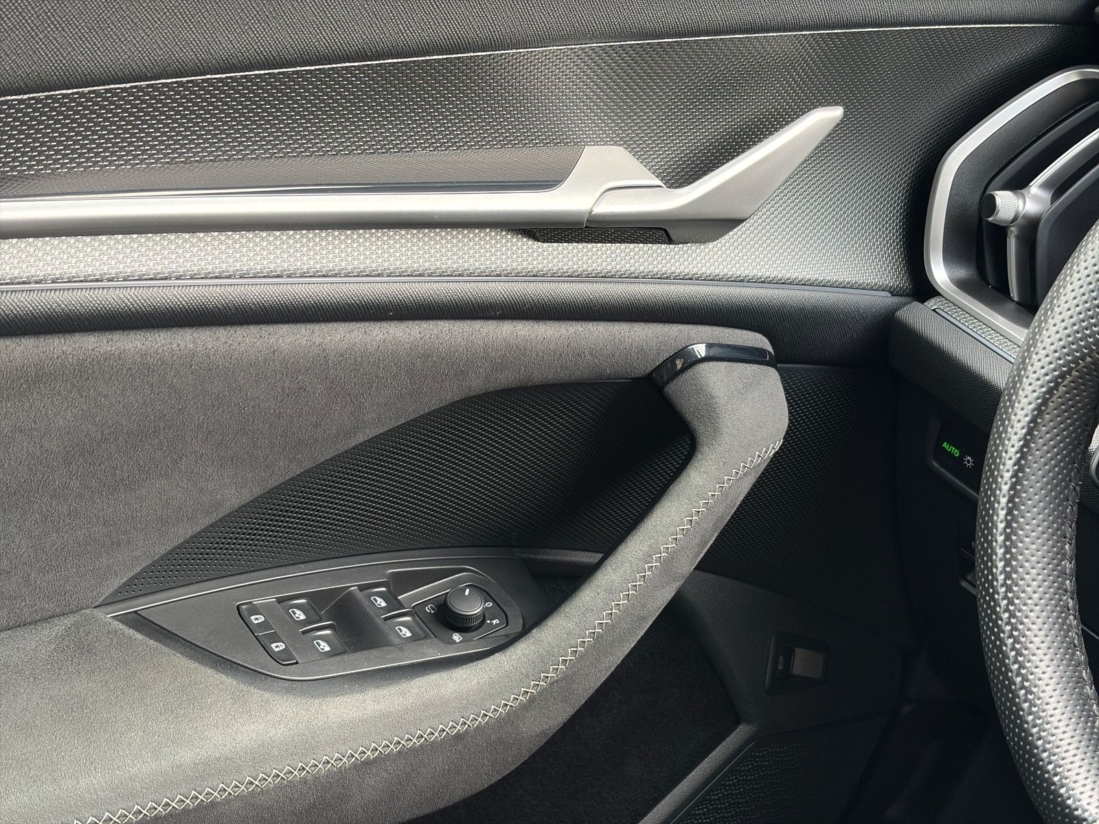 Fahrzeugabbildung SKODA Kodiaq 1.5 TSI Sportline*DSG*7-Sitzer*ViCo*SHZ*