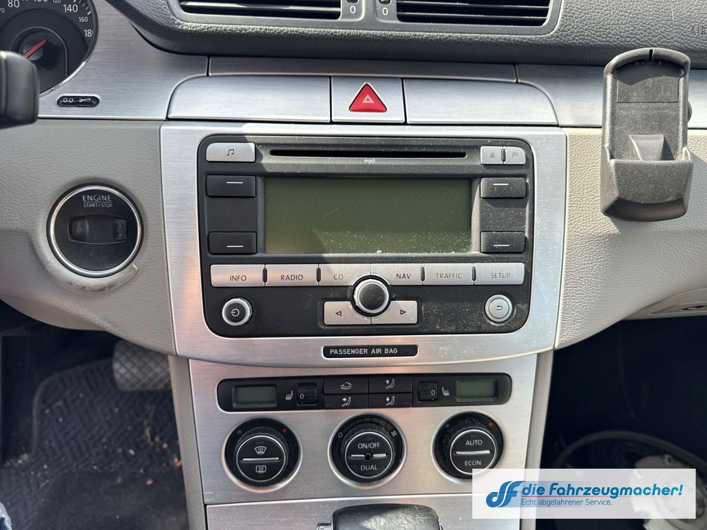Fahrzeugabbildung Volkswagen Passat Variant Highline Navi Leder *EXPORT