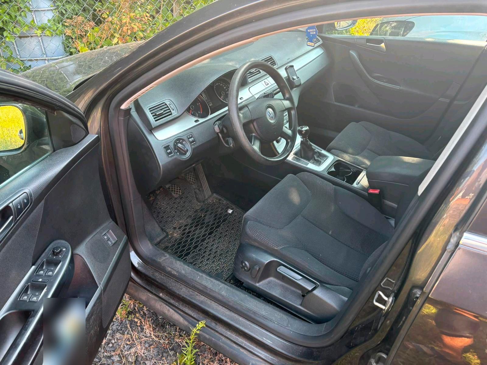 Volkswagen Passat 2009 — photo 11