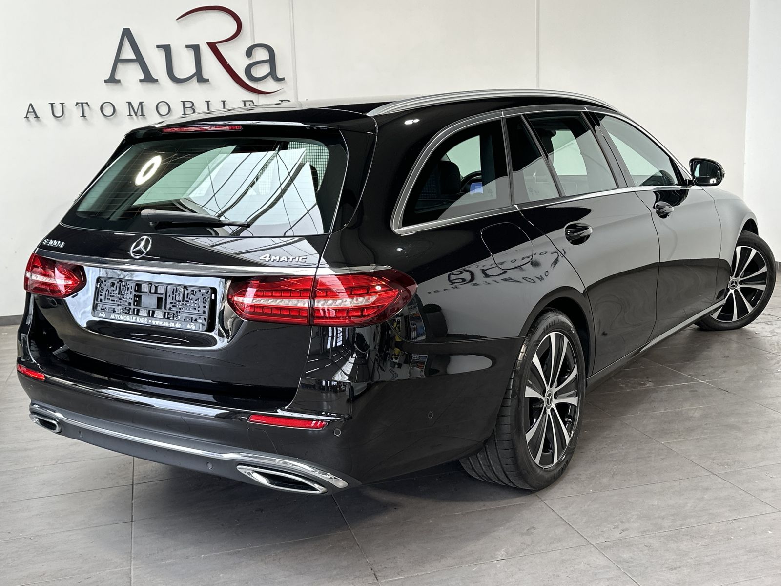 Fahrzeugabbildung Mercedes-Benz E 300d T 4M Avantgarde NAV+LED+360°+WIDE+HUD+1HD