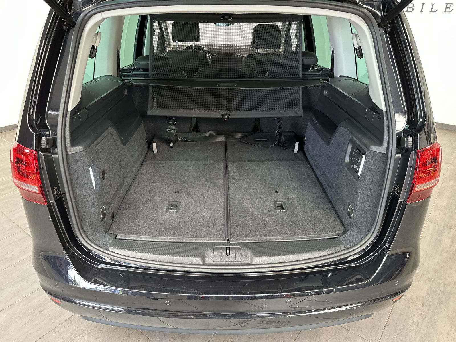 Fahrzeugabbildung Volkswagen Sharan 1.4 TSI DSG 7-Sitzer HL NAV+XEN+AHK+PANO