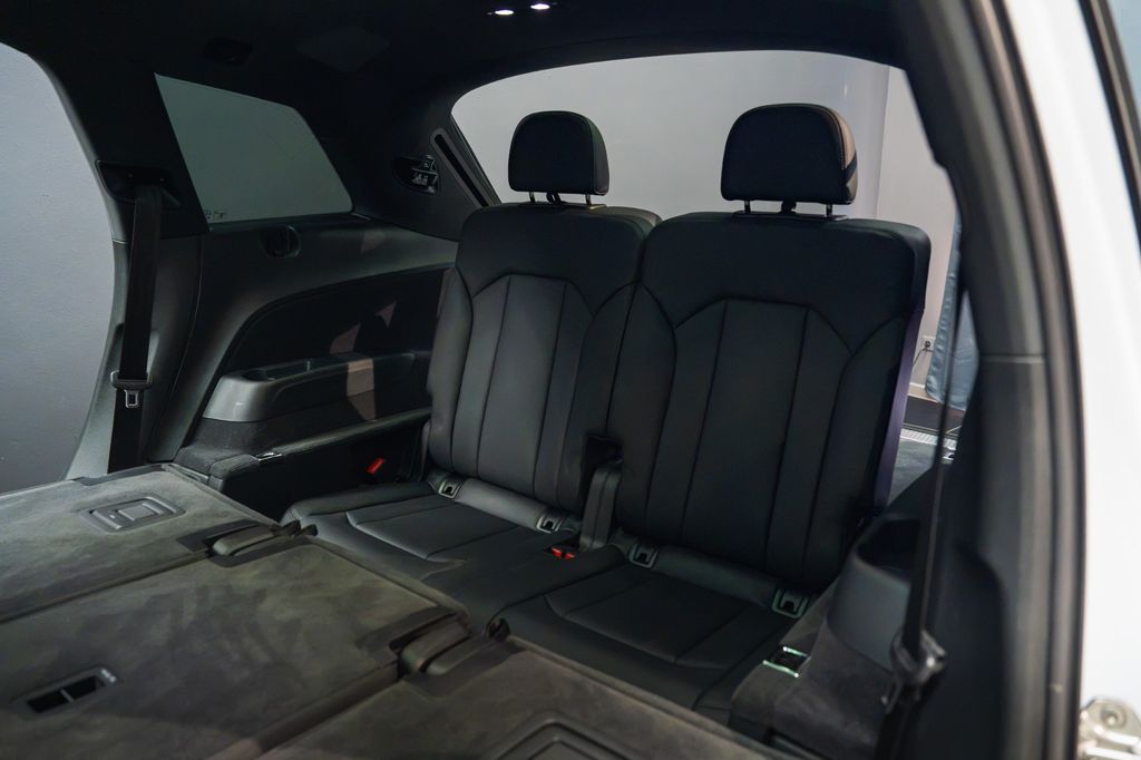 AUDI Q7 50 TDI competition plus*AHK*HU*B&O*PANO*VOLL AUDI Q7 50 TDI competition plus*AHK*HU*B&O*PANO*VOLL