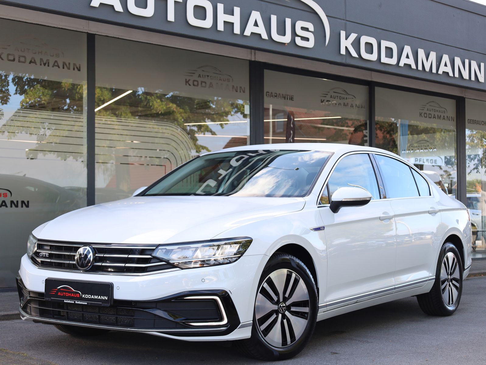 Volkswagen Passat GTE 1.4 Limousine*Navi*ACC*SHZ*1.HAND*
