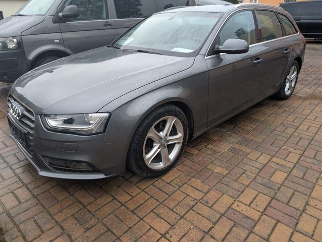 AUDI A4 Avant Ambition 2,0TDI 120PS AHK Navi Xenon