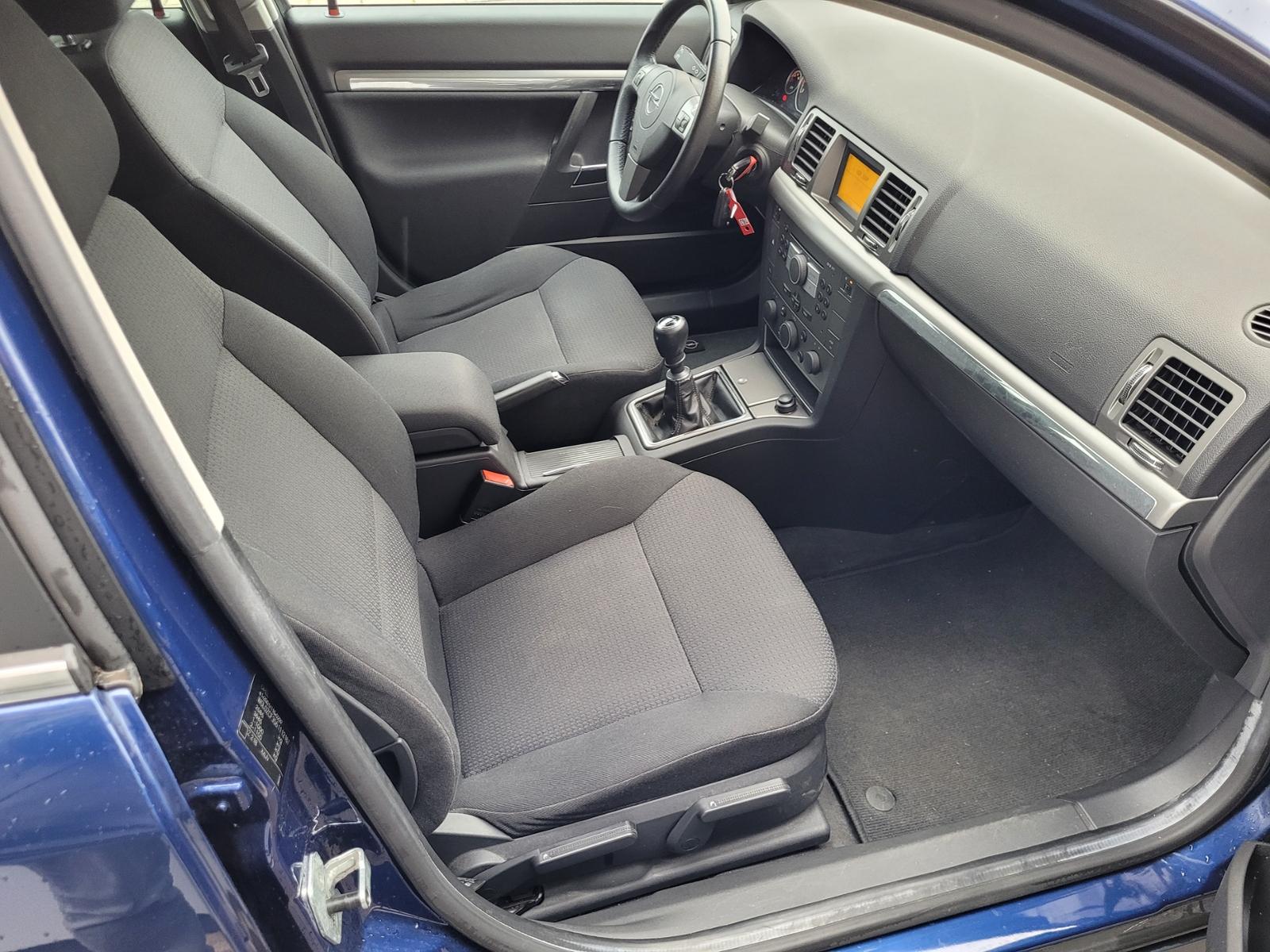 Opel Vectra 2006 — photo 21