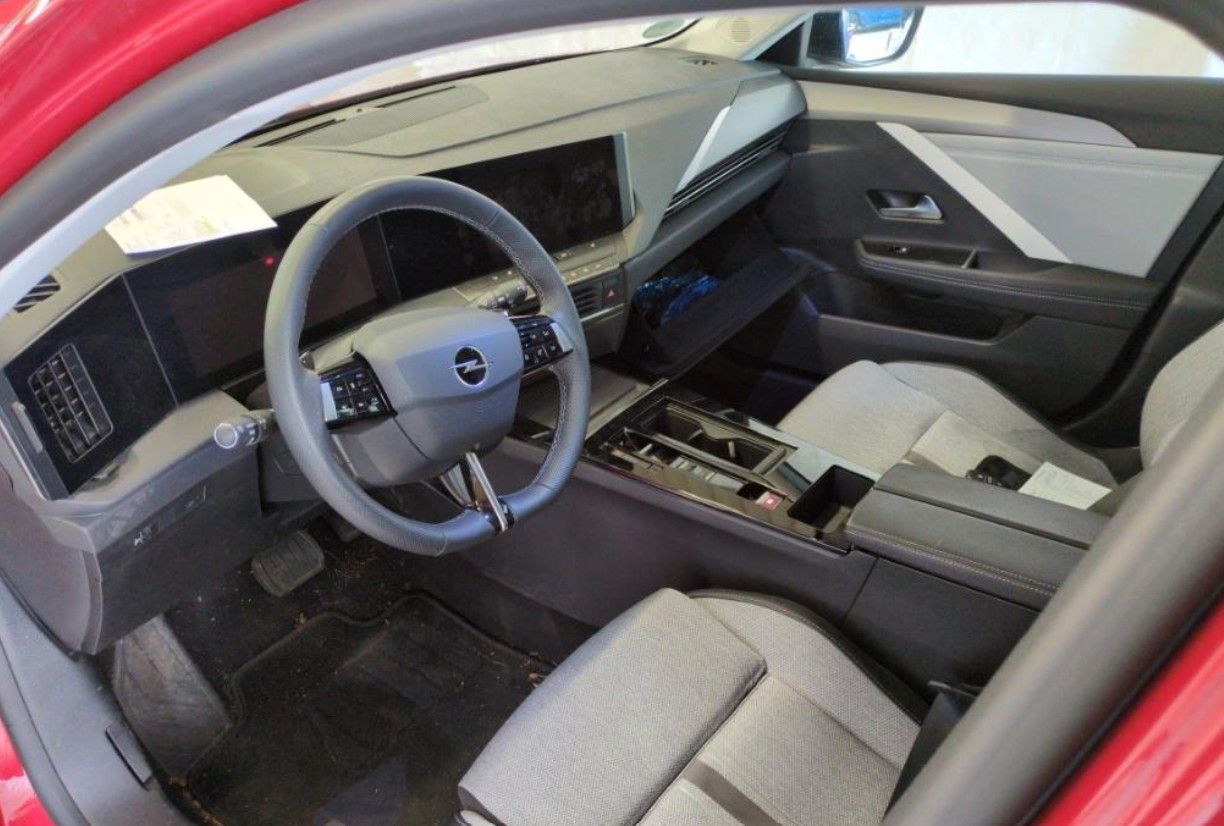 Fahrzeugabbildung Opel Astra L Lim. 1.2T ELEGANVE NAVI/LED/KAMERA/SPORT