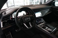 AUDI Q8 60 TFSI e | B&O | HuD | Pano | Nardo | SOFORT AUDI Q8 60 TFSI e | B&O | HuD | Pano | Nardo | SOFORT