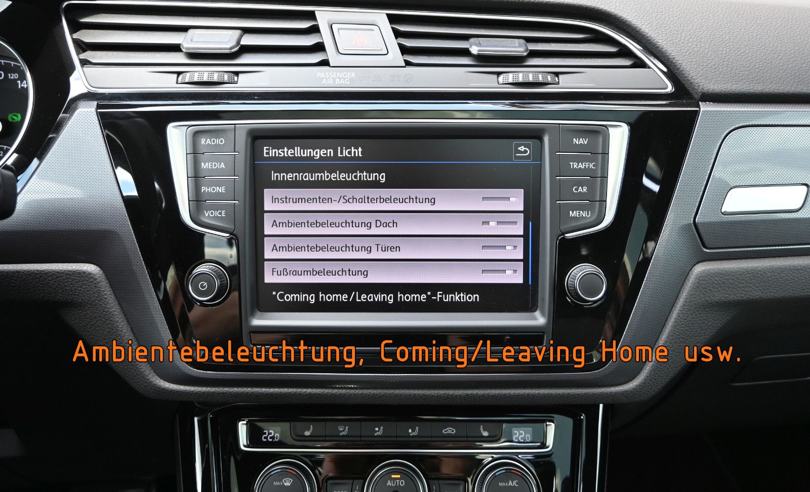Fahrzeugabbildung Volkswagen Touran 2.0 TDI DSG R-Line °ACC°AHK°PANORAMA°KAM°