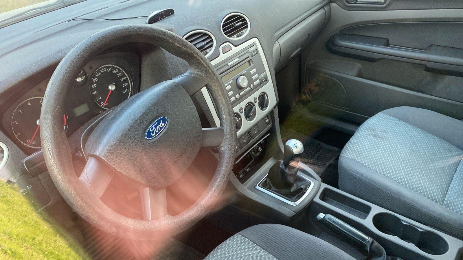 Ford Focus 2006 — photo 6