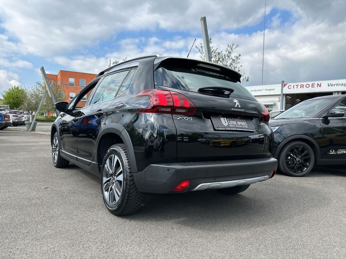 Fahrzeugabbildung Peugeot 2008 1.2 Allure PureTech 82  Tempomat  Navi