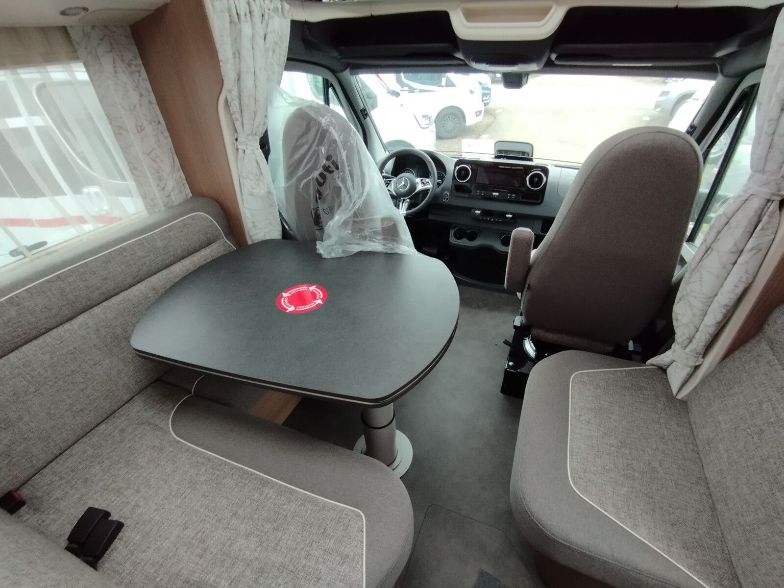 Fahrzeugabbildung Malibu T 490 RB LE comfort Mercedes,Distronic,LED,Autom