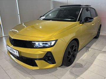 Fotografie 1 des Opel Astra 1.2 Turbo Automatik GS Panoramadach