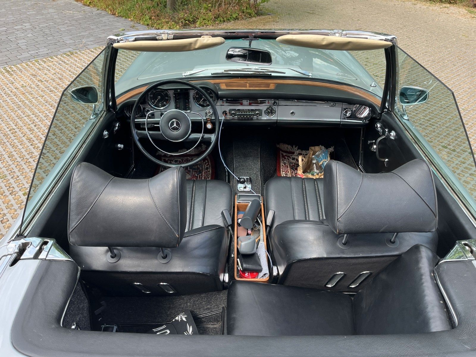 Fahrzeugabbildung Mercedes-Benz 230 SL