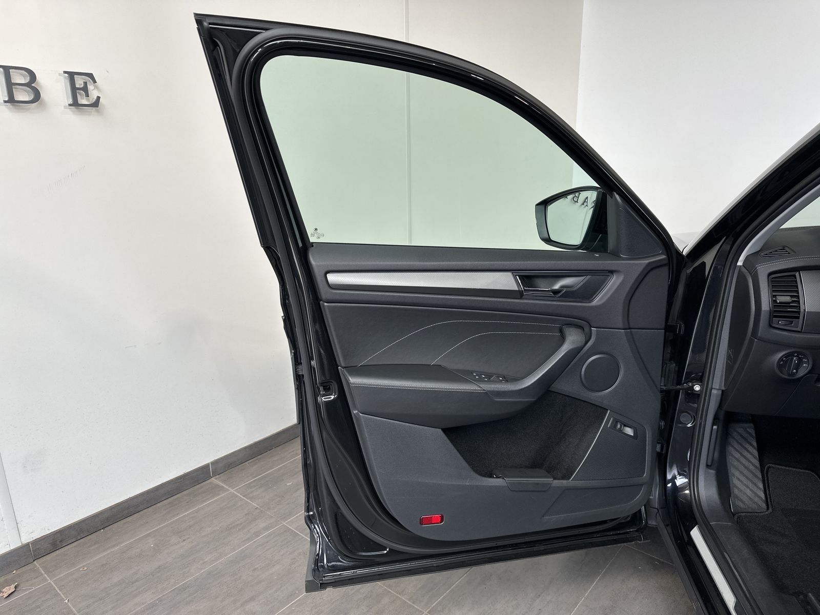 Fahrzeugabbildung SKODA Kodiaq 2.0 TDI DSG Clever NAV+LED+ACC+AHK+SHZ+PP