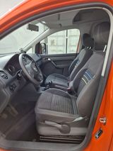 Volkswagen Caddy Soccer 105 PS mit Bett & Isolierverkleid. - Benzin Kastenwagen