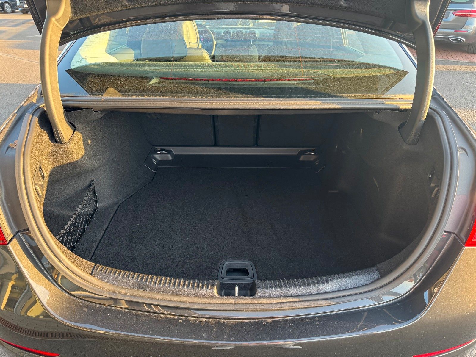 Fahrzeugabbildung Mercedes-Benz C 200 Limo+Leder+LED+Navi+DAB+ESD