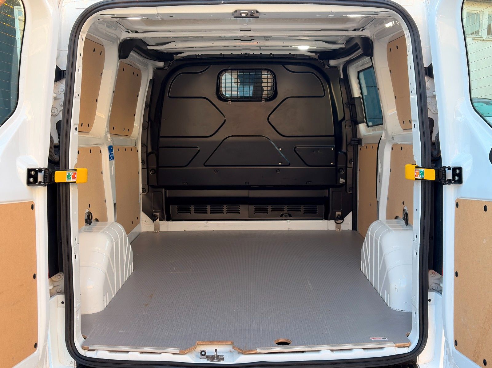 Fahrzeugabbildung Ford Transit Custom Kasten 340 L1 Trend Auto. StHz