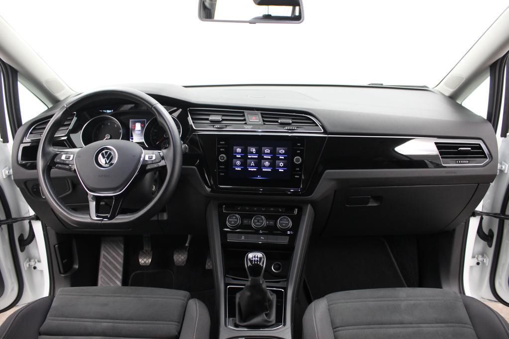 Volkswagen Touran Highline 1.5 TSI AHK*Tempo*PDC*Nav*Klima