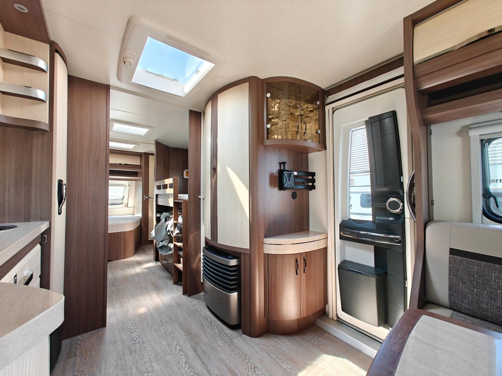 Fahrzeugabbildung Hobby Prestige 720 UKFe - Mover XT4, Isabella Vorzelt