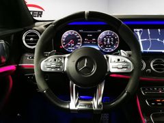 MERCEDES-BENZ E 63 AMG S 4Matic Navi Kamera CARBON Panorama AC
