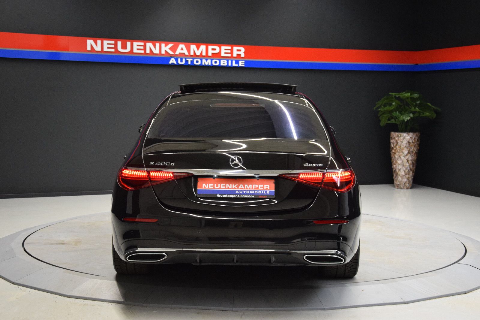 Fahrzeugabbildung Mercedes-Benz S 400 d 4Matic Lang AMG Pano TV Burmester HeadUp