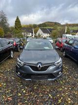 Renault Megane IV Grandtour Play - Renault Megane Play mit Benzin-Antrieb
