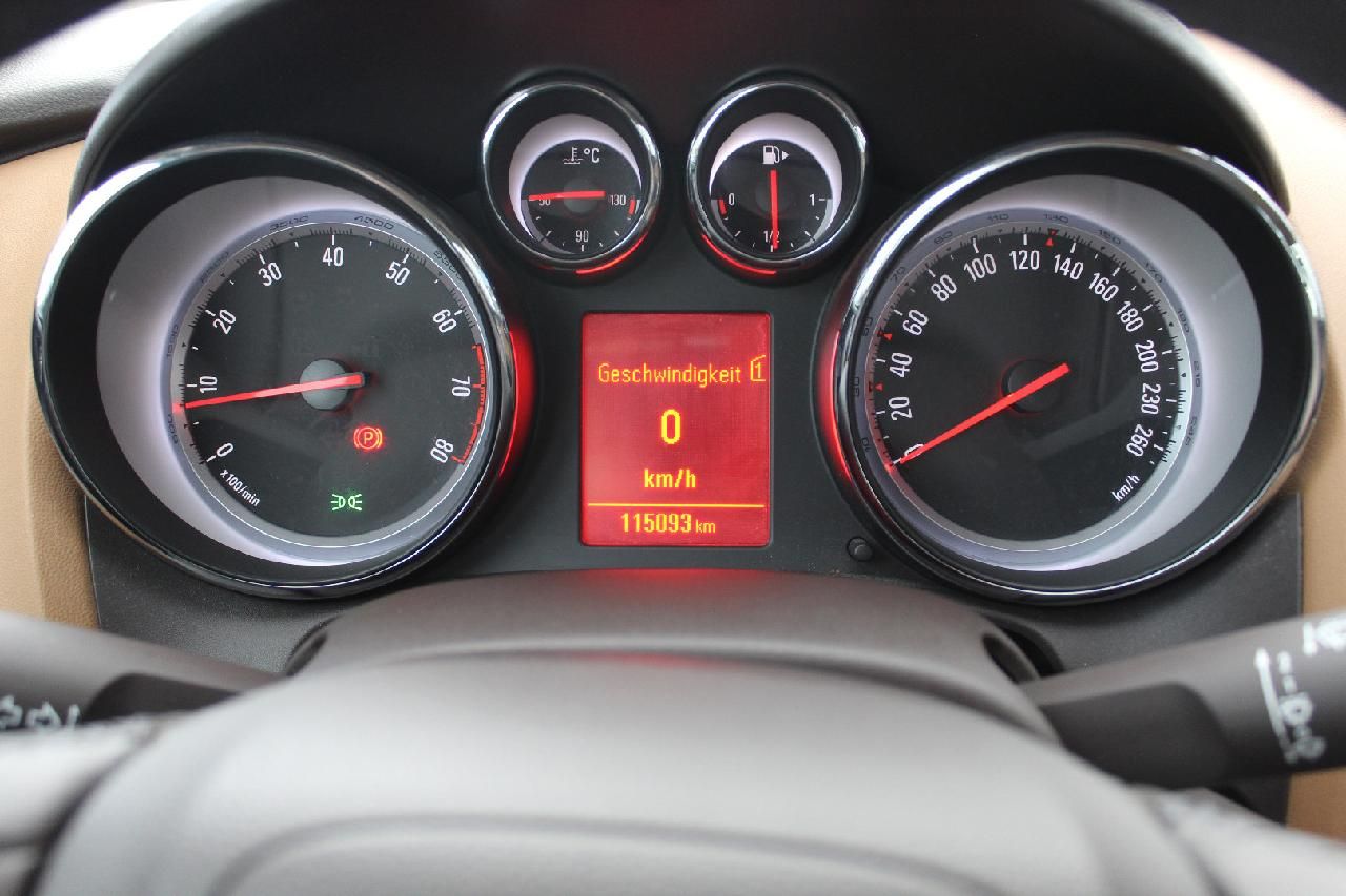 Fahrzeugabbildung Opel Astra J Sports Tourer Innovation