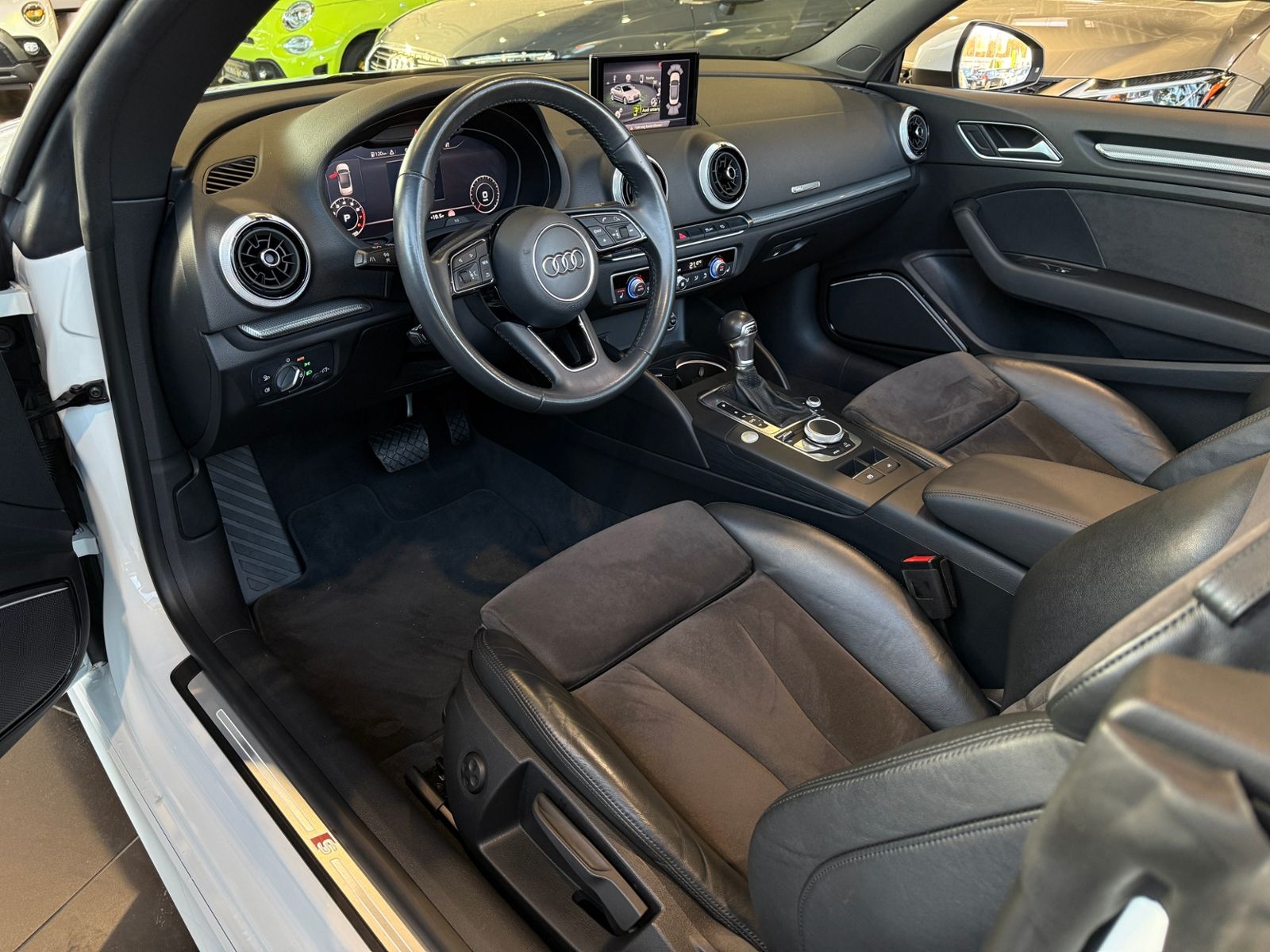 Fahrzeugabbildung Audi A3 Cabriolet 35 TFSI S line B&O ACC LED