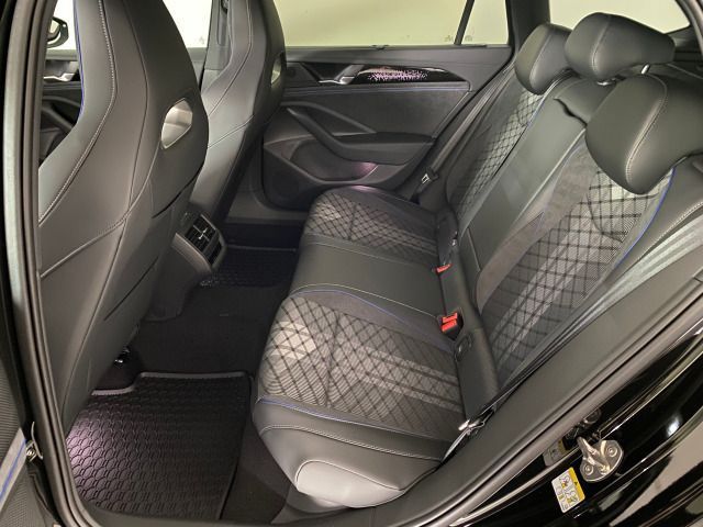 Passat Variant R-Line 2.0 TDI DSG 4Motion AHK+PA