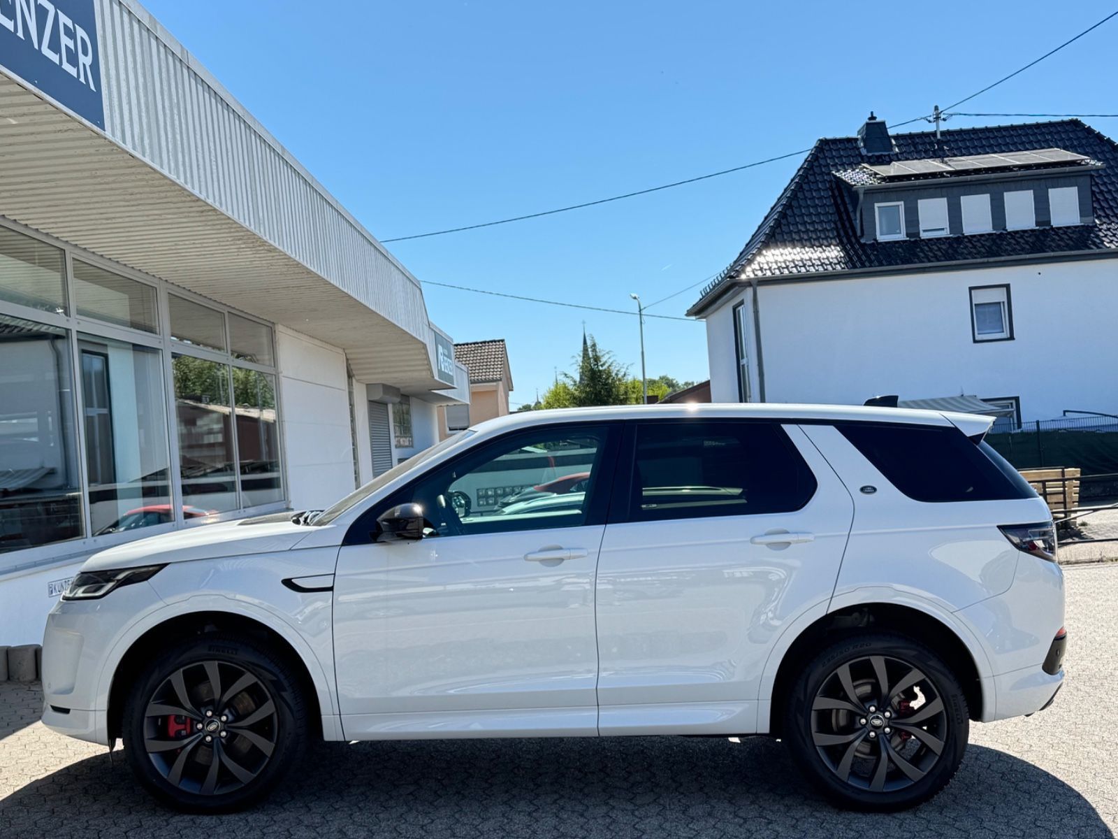 Fahrzeugabbildung Land Rover Discovery Sport R-Dynamic /MERIDIAN/CARPLAY/KAM