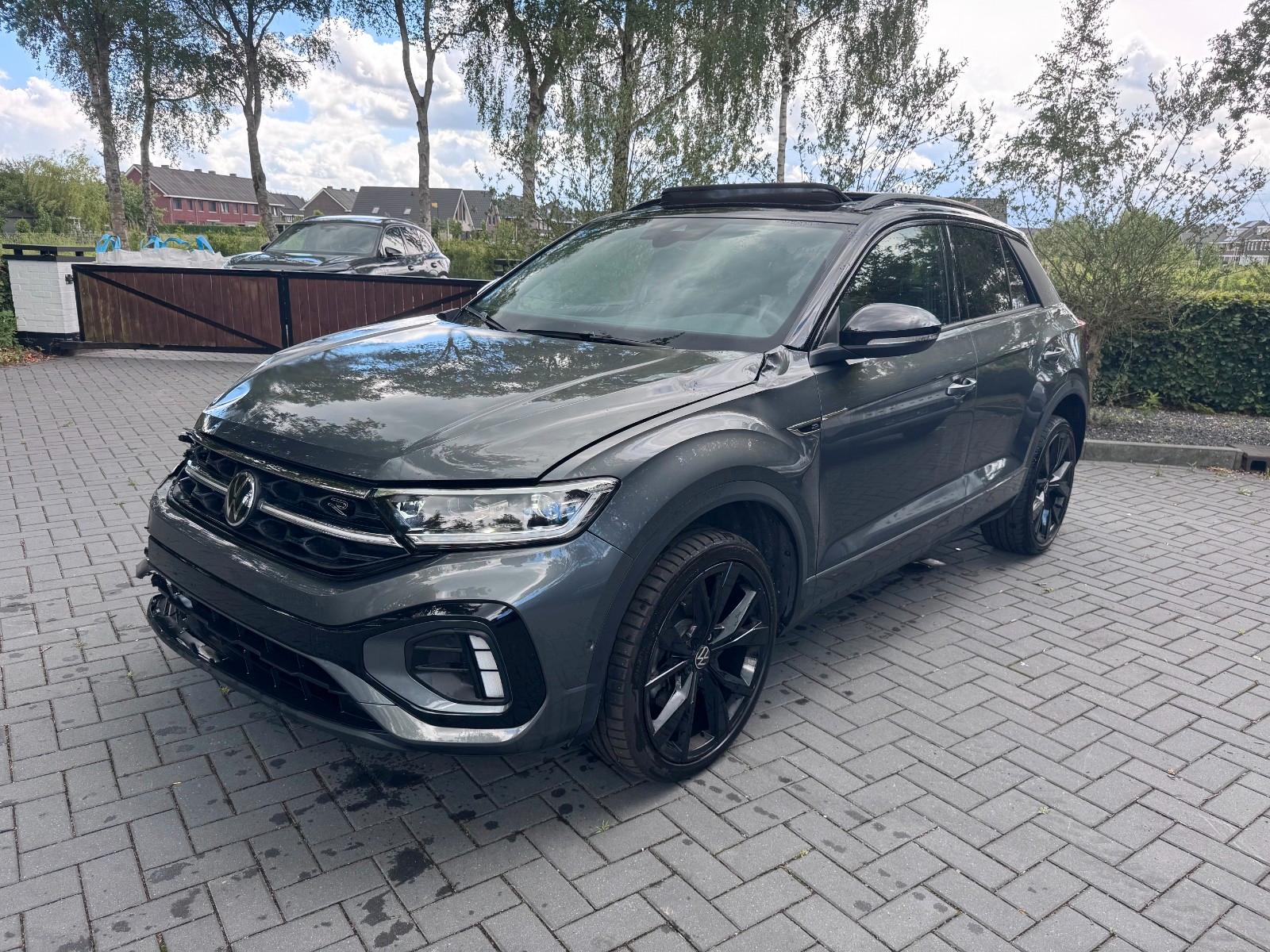 Volkswagen T-Roc 1.5TSI DSG R-Line PANO AHK Camera IQ Light