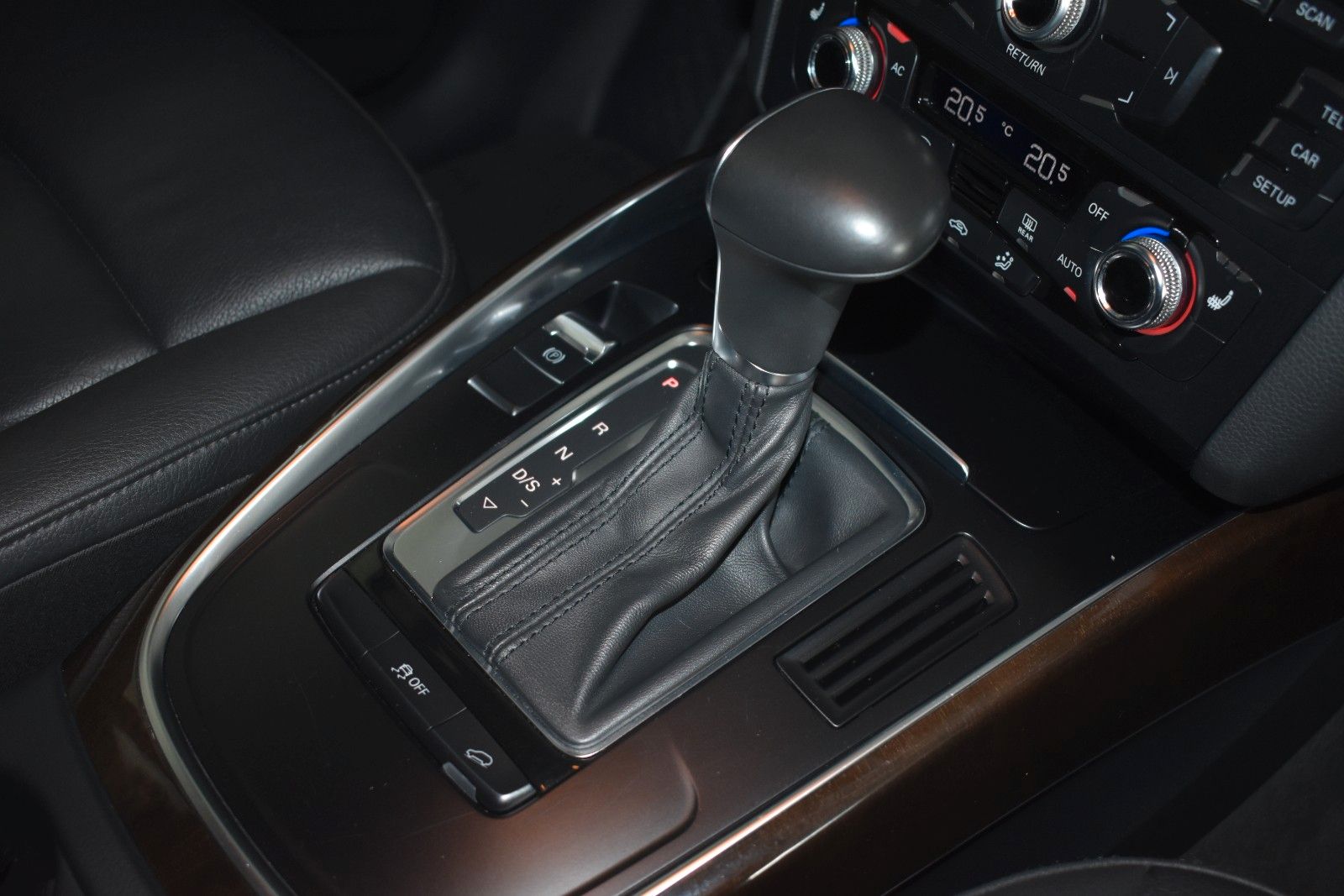 Fahrzeugabbildung Audi Q5 2.0 TFSI tiptronic quattro Panorama Leder AHK