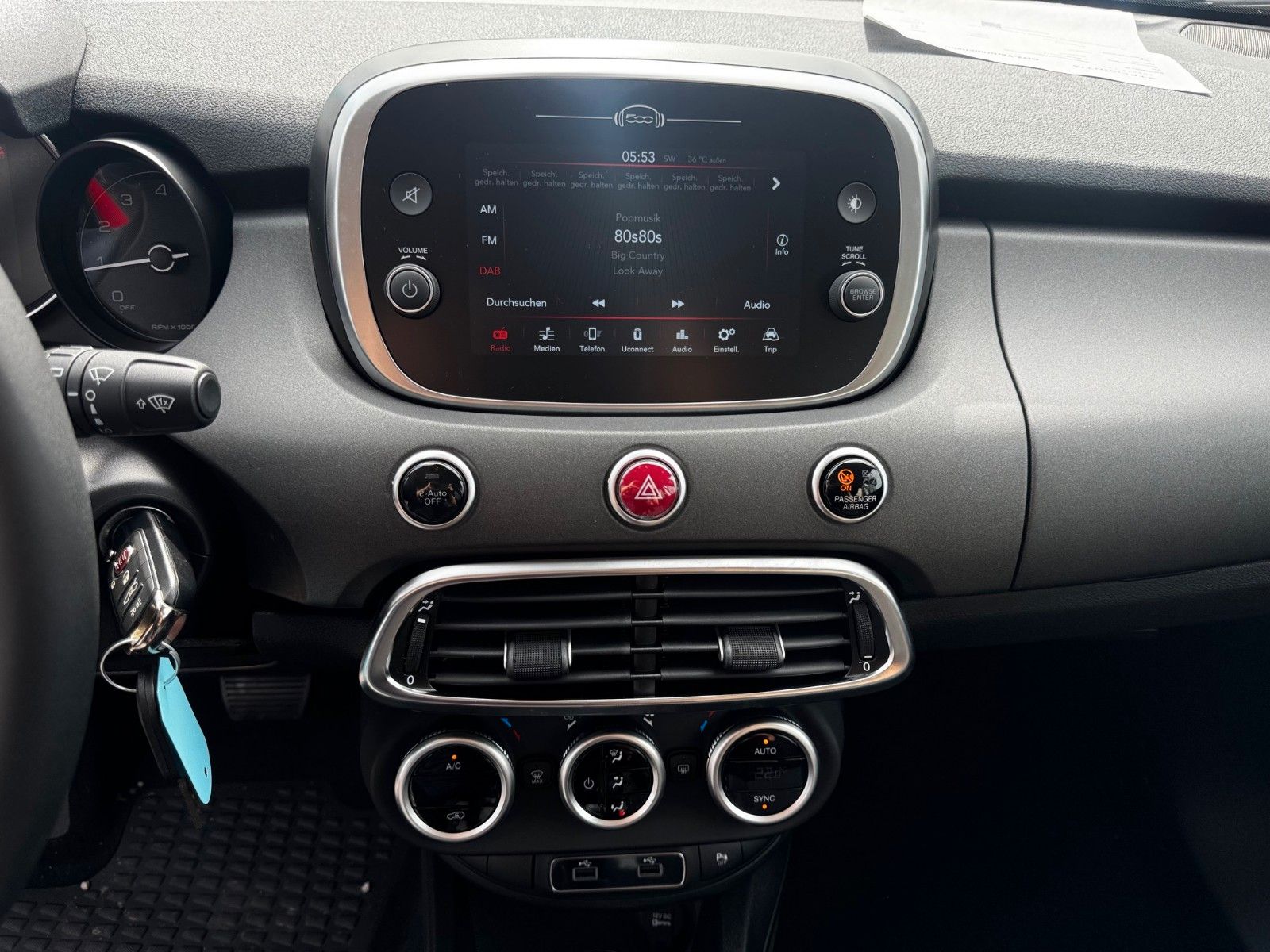 Fahrzeugabbildung Fiat 500X Automatik Kamera Carplay Klima Tageszulass.