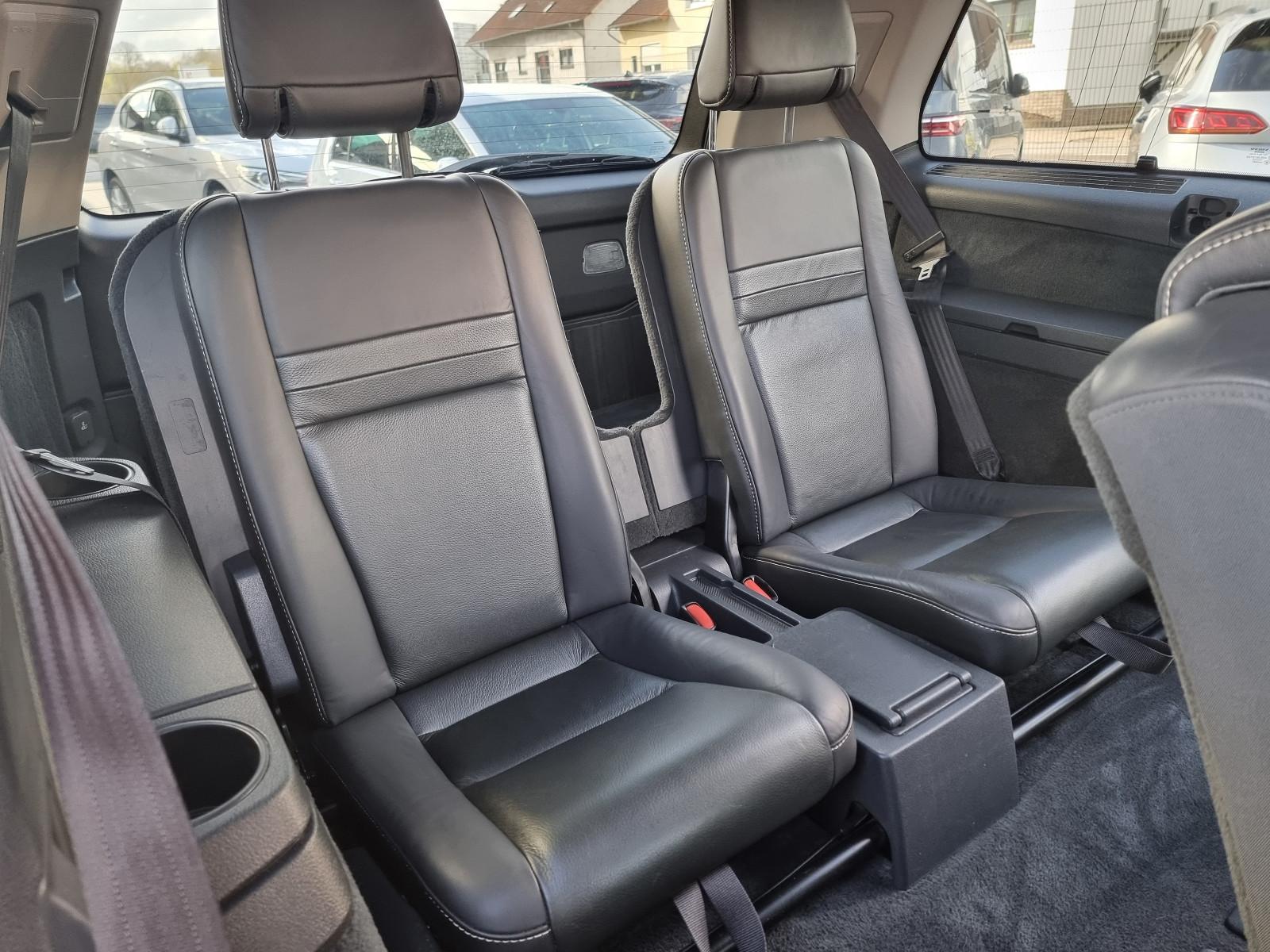 VOLVO XC90 2.4 D5 200 ch R-DESIGN AWD BVA 7 PLACES 2ème MAIN - CUIR - ATTELAGE - 174600 km