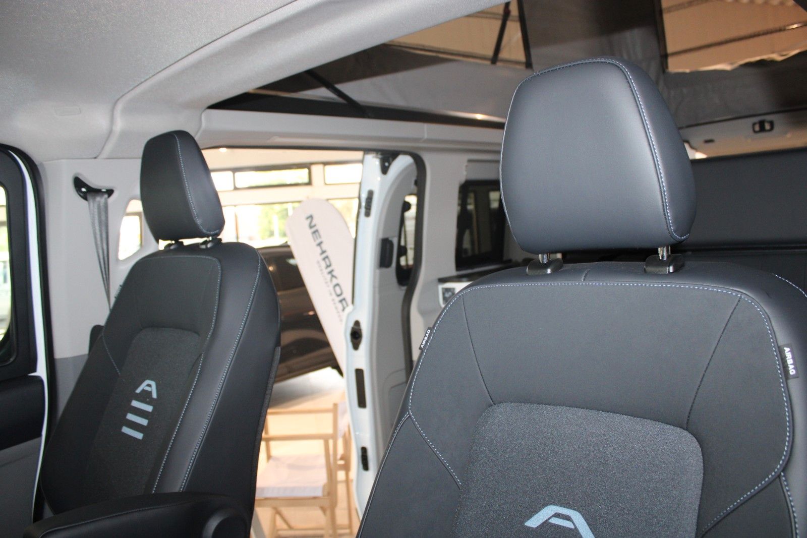 Fahrzeugabbildung Ford NUGGET L2 Active 40 JAHRE EDITION Aufstelldach